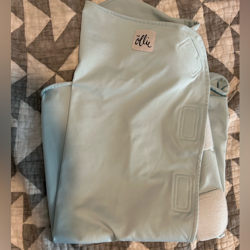 Ollie swaddle Blue